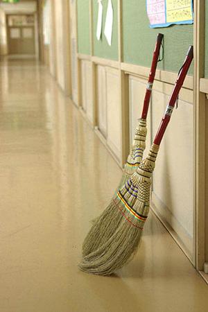 長崎で骨董品を高く売るための完全ガイド：査定から出張買取まで徹底解説